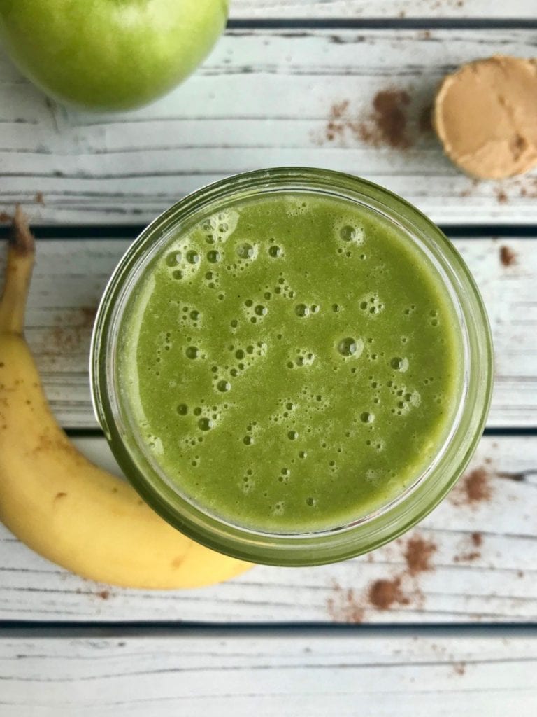 Apple and cinnamon breakfast smoothie