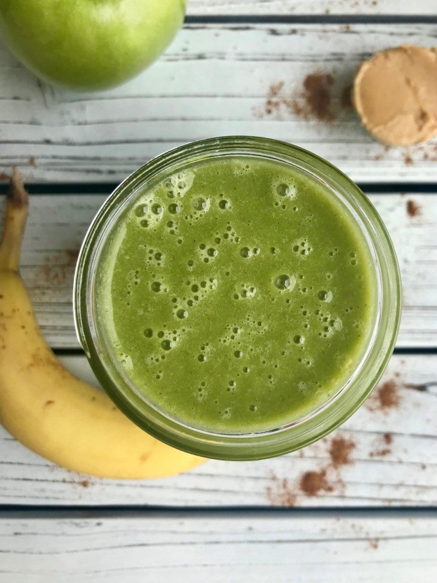 Apple cinnamon breakfast smoothie