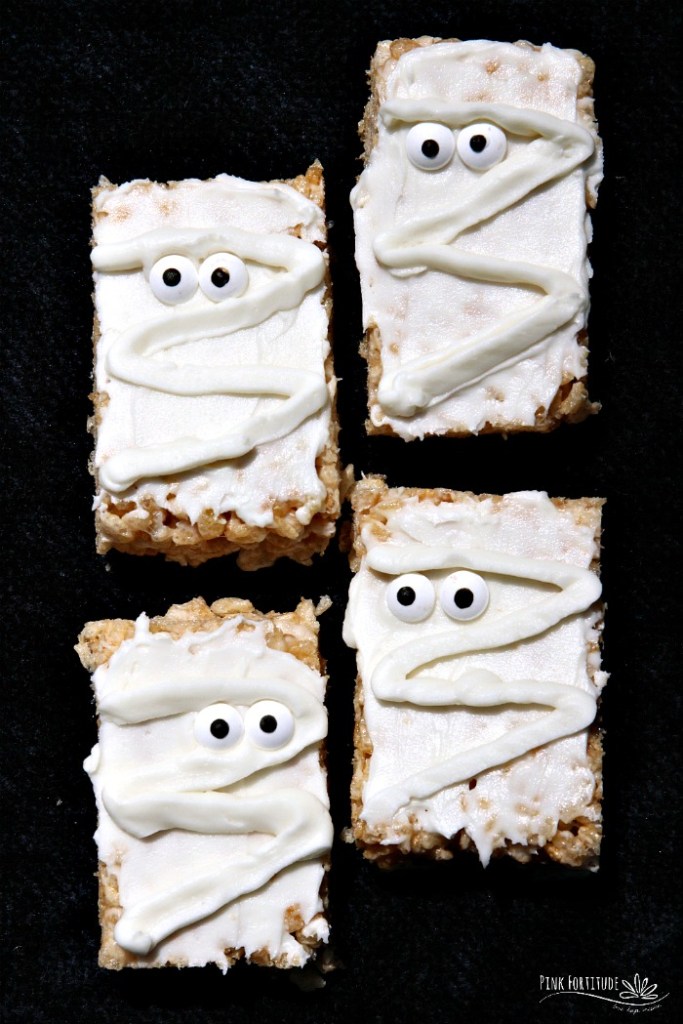 Four mummy rice krispie treats.