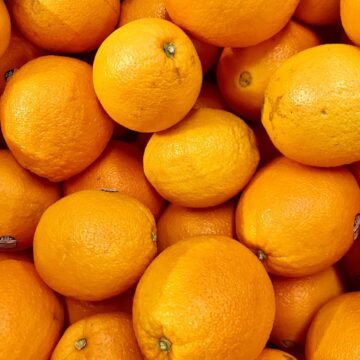 A pile of oranges.